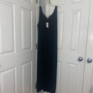 2X black maxi dress never worn with tag still on